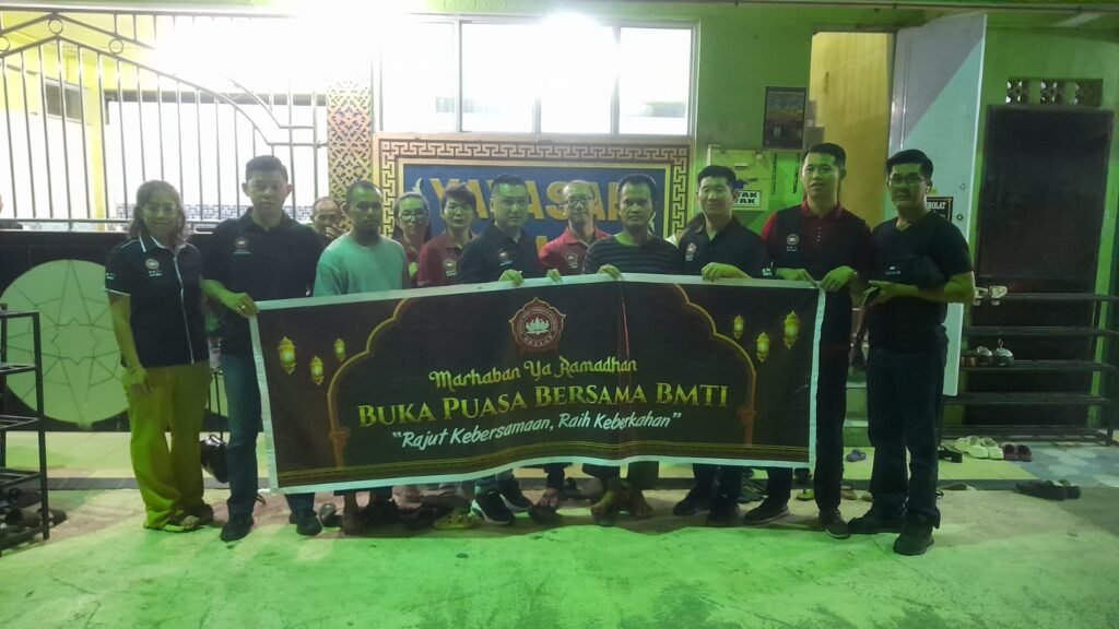 BMTI Gelar Pembagian Takjil dan Buka Bersama di Masjid Al Fajri di Bulan Ramadan