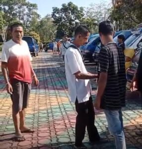 Ratusan Sopir Oplet Geruduk Kantor Bupati Karimun: Kami Masyarakat Juga Pak