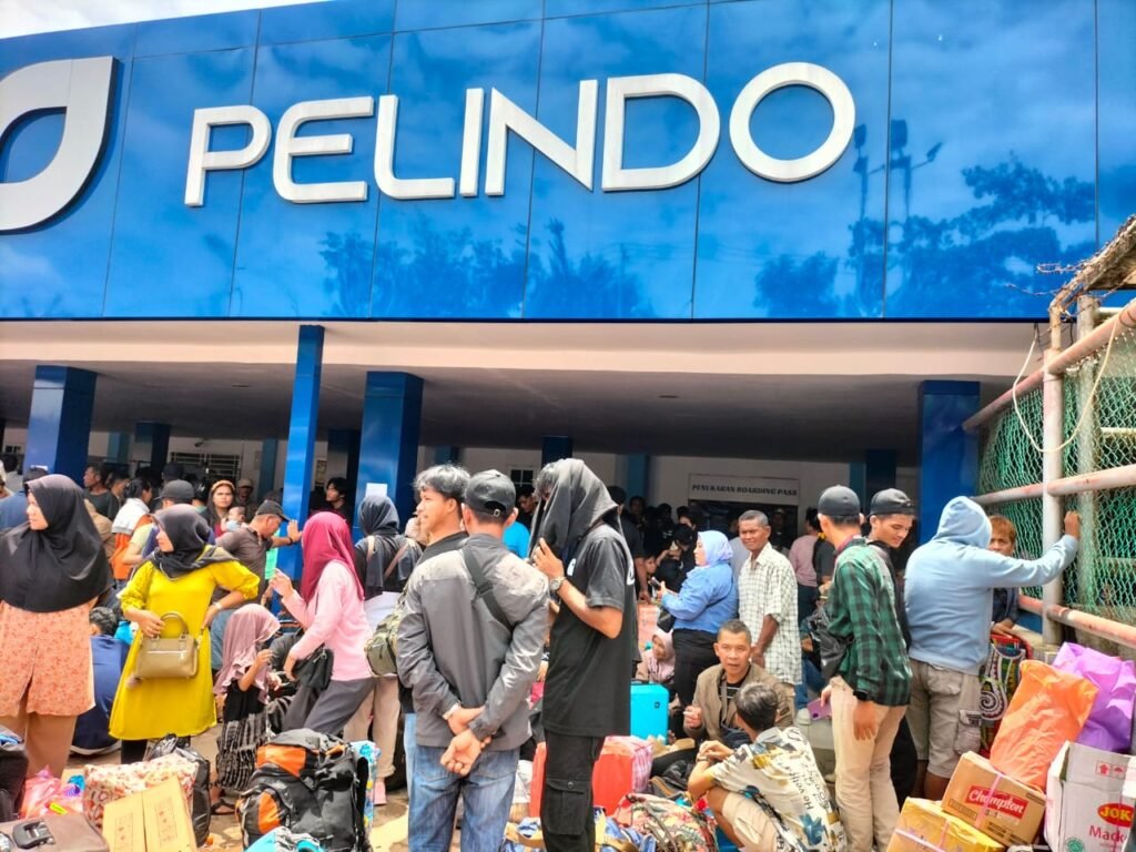 Hiruk Pikuk Ribuan Penumpang Mudik di Bintan Tujuan Jakarta dan Surabaya, Kapal Pergi Pelabuhan Sepi
