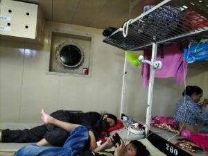 Melihat Bisnis “Sampingan” di Atas Kapal Pelni KM Tidar, Sewa Kipas Angin Rp70 Ribu