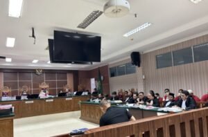 Sidang Dugaan Penjualan Barang Bukti Sabu Digelar hingga Malam Hari, Propam Polda Kepri Beri Kesaksian