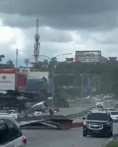 Angin Puting Beliung Sapu Baliho hingga Rumah di Sekupang dan Batuaji, Besok BMKG Minta Warga Waspada