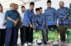 Jelang Lebaran, 7.800 Tokoh Agama dan Masyarakat di Kota Batam dapat Bantuan 25 Kg Beras Per Orang