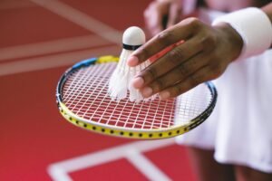 Aksi Atlet Meremas Kok di Laga Sirnas B Kepri di GOR Badminton Banda Baru Batam Dinilai tak Sportif
