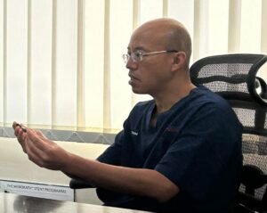 Mengalahkan Takut, Kisah Para Lansia Melawan Prostat Tanpa Luka Besar