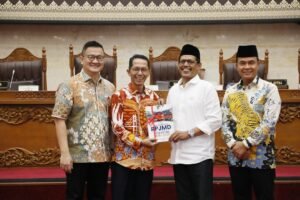 Sampaikan Ranperda RPJMD ke DPRD, Amsakar Tekankan Sinergi Eksekutif dan Legislatif Membangun Batam