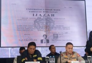 Ijazah Sarjana dan Skripsi Jokowi Diuji di Puslabfor Polri, Ini Hasilnya…