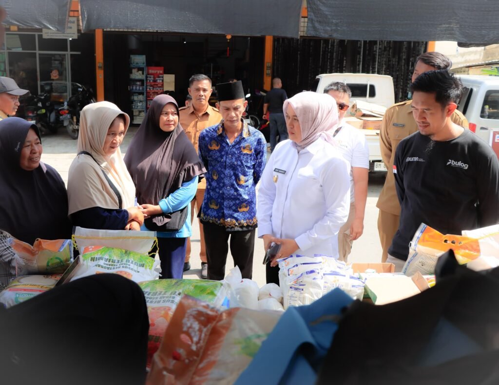 Wakil Bupati Bintan Tinjau Pasar Murah di Tanjunguban, Upaya Cegah Lonjakan Inflasi