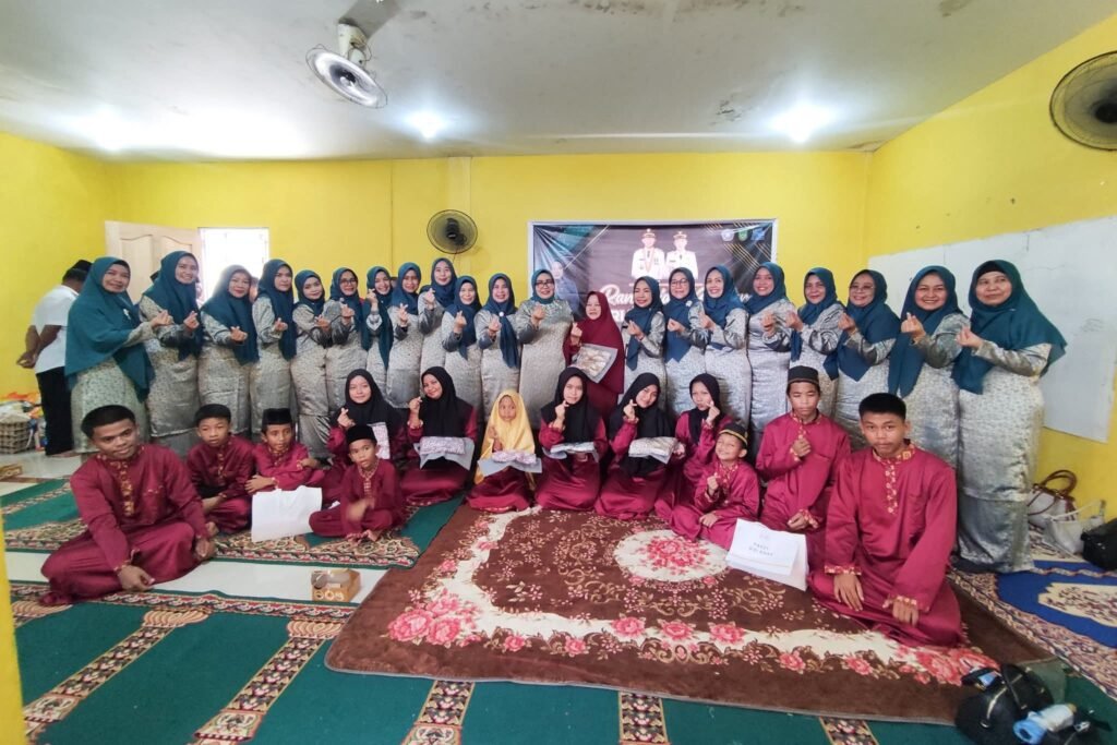 Kunjungi Panti Asuhan Aini Tanjungriau, Erlita Beri Motivasi Anak-Anak Yatim Piatu