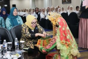 Pelatihan dan Sertifikasi Tata Rias Pengantin, Erlita Amsakar Beri Motivasi Peserta
