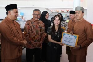 Raih Juara Umum STQH XI Provinsi Kepri, Wawako Li Claudia Dengan Bangga Sambut Kepulangan Kafilah Batam