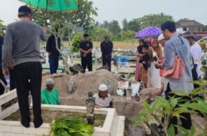 Sambang Duka Wakapolres Lingga Andi “Mayat” Disambut Baik Masyarakat