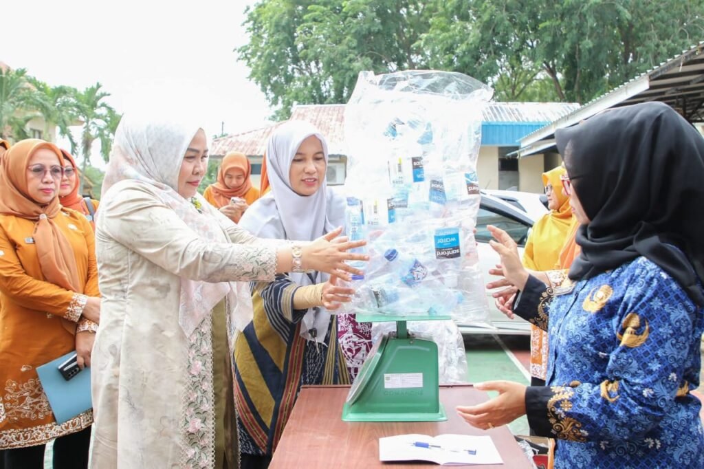 Peduli Lingkungan, Ketua TP PKK Batam Serukan Aksi Pilah Sampah dari Rumah