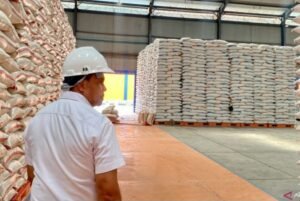 Bulog Batam Arahkan Penyerapan Beras di Musim Panen pada Agustus ke Gudang Bulog Karimun