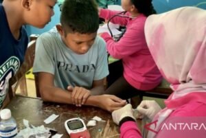 Tantangan Cek Kesehatan Gratis ke Pulau-pulau Kecil di Batam, Berjam-jam Naik Pompong