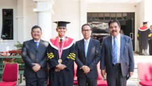 Amsakar Achmad Resmi Sandang Gelar Doktor IPDN