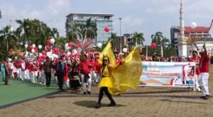 Pawai Pembangunan dan Budaya Meriahkan Batam, Ribuan Warga Antusias Hadiri Acara