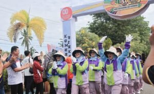 Tangguh dan Hebat, Tim PKK Bintan Ikut Gerak Jalan Tri Lomba Juang 2025
