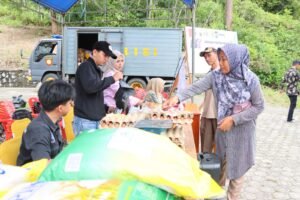 Polres Natuna Hadirkan Pangan Murah di Desa Harapan Jaya‎‎