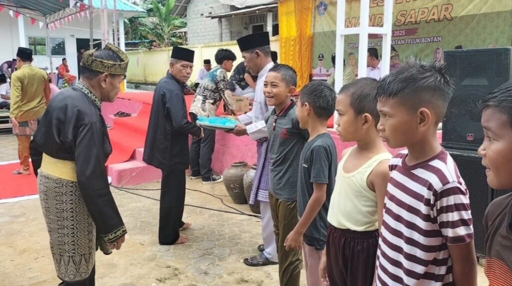 Lestarikan Budaya Melayu, Puluhan Desa di Bintan Gelar Tradisi Mandi Safar
