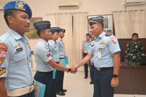 4 Personel Lanud RHF Terima Piagam Penghargaan Atas Keberhasilan Gagalkan Penyelundupan Narkoba