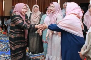 Rangkaian Pembinaan Akhlak Mulia 2025, Ajak Ibu-Ibu Perkuat Kebersamaan