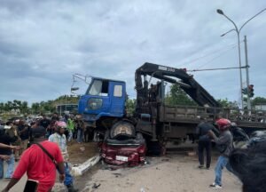 Lagi, Lori Crane Blong Makan Korban Lindas Mobil dan Motor di Simpang Tiga Tiban
