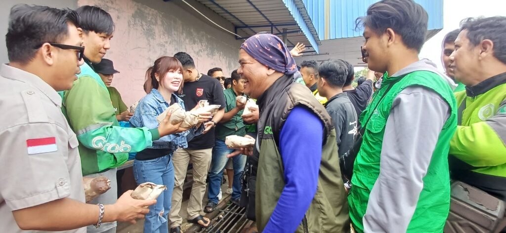 Misscawaii & Sahabat Berbagi, 1000 Paket Untuk Kenang Affan & Ojol Pejuang