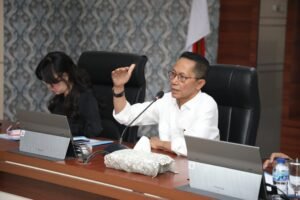 Camat dan Lurah Wajib Jadi Garda Terdepan Kebersihan Batam