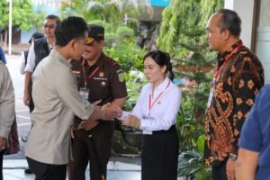 Li Claudia Dampingi Wapres RI Gibran Tinjau Program MBG di Batam
