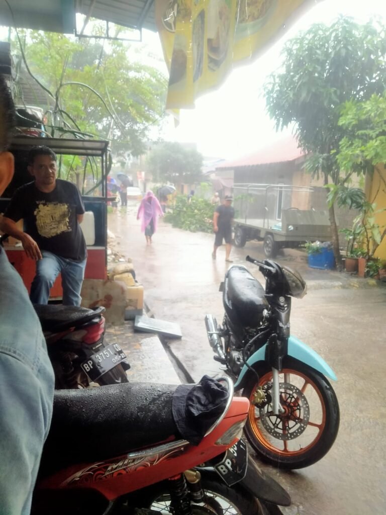18 Rumah Warga di Bengkong Rusak Akibat Angin Beliung