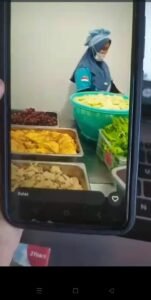 Petugas BGN Bentak Wartawan Foto Area Luar Dapur MBG Bintan, Karyawan SPPG Malah Asyik Live di Dapur