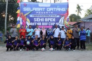 Sekda Bintan Buka Turnamen Bola Voli Semi Open Antar RW Cup IV di Lagoi, Dana Swadaya Masyarakat