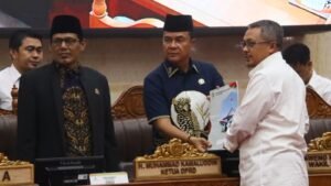 Ranperda Inisiatif Tentang Penyelenggaraan Fasum-Fasos Disampaikan
