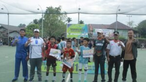 Motivasi Sekda Lingga Sekaligus Tutup Turnamen Futsal U-12 Tingkat SD di Daik