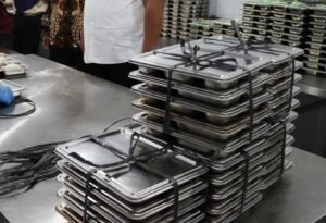 BGN Sebut Ompreng MBG Harus Pakai Stainless Steel 304, Ini Alasannya…