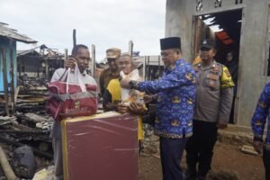 Kunjungi Korban Kebakaran, Sekda Bintan Pastikan Kebutuhan Dasar Terpenuhi: Sambil Kita Lakukan Rapid Assesmen