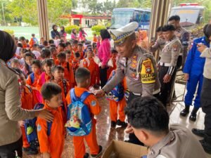 Satlantas Polres Natuna Edukasi Tertib Berlalu Lintas Kepada Anak TK Angkasa RSA