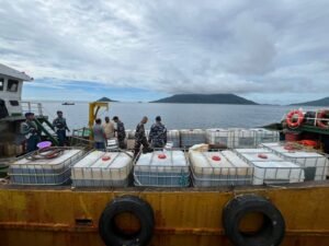 Operasi Beladau Sakti 25, KRI Bung Tomo-357 Tangkap Kapal MV. JJ 330 Berbendera Malaysia di Perairan Natuna