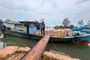BC Batam Ungkap Kronologi Penangkapan 3 Kapal dan 3 Truk Sembako Ilegal di Sengkuang: Bukan Komoditas MBG