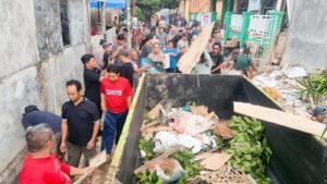 Warga Perumahan Botania Garden Batam Kota Semangat Gotong Royong Bersama Kapolresta