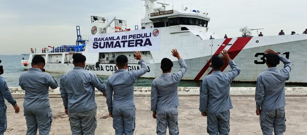 Bakamla RI Kirim 70 Ton Bantuan untuk Korban Bencana Aceh dari Batam