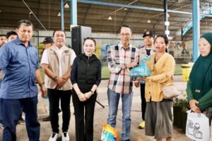Amsakar-Li Claudia Salurkan 52.500 Paket Sembako Bersubsidi, Kendalikan Inflasi jelang Nataru