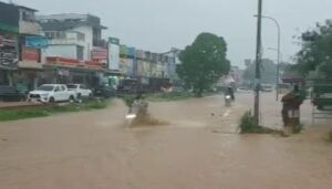 Banjir Terjang Jalan Raya Botania hingga Taman Raya Batam Centre