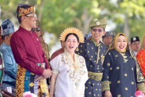 Semarak HJB ke-196, Pakaian Adat Nusantara Warnai Pawai Budaya di Engku Putri