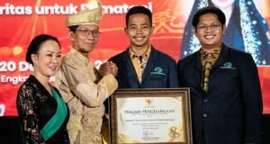 Pemko Batam Berikan Penghargaan Kepada Putra-Putri Daerah Berprestasi