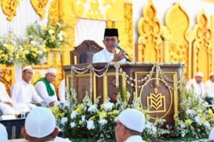 Amsakar Hadiri Haul Akbar Ke-16, Ribuan Jemaah Padati Masjid Agung Raja Hamidah