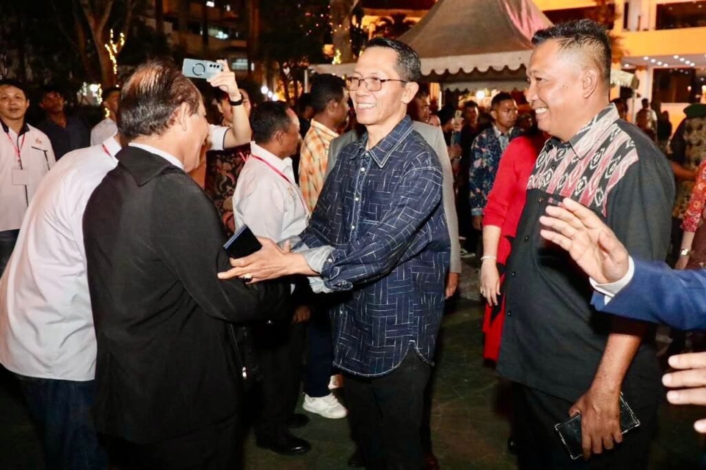Amsakar Ajak Jemaat Jaga Harmoni dan Toleransi dalam Perayaan Natal Oikumene 2025