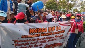 Warga Menagih Janji Suplai Air Bersih, Harus Lancar