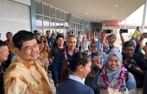 Hari Pertama 2026, Wamenpar Datangi Mall hingga Desa Wisata Bakau Pandang Tak Jemu di Nongsa